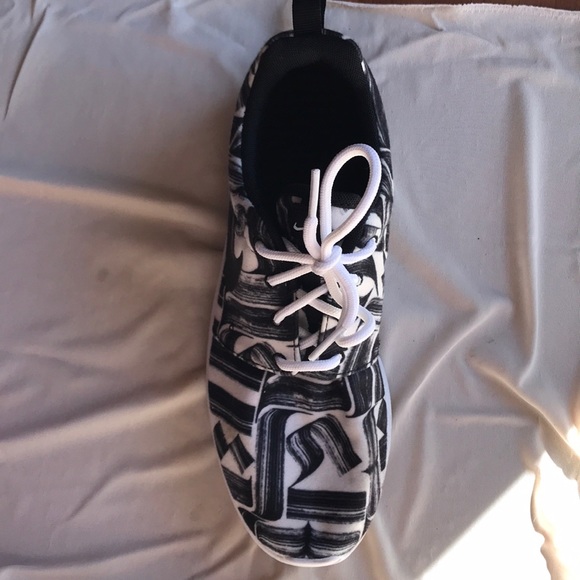 Nike Roshe One Print - Picture 2 of 8